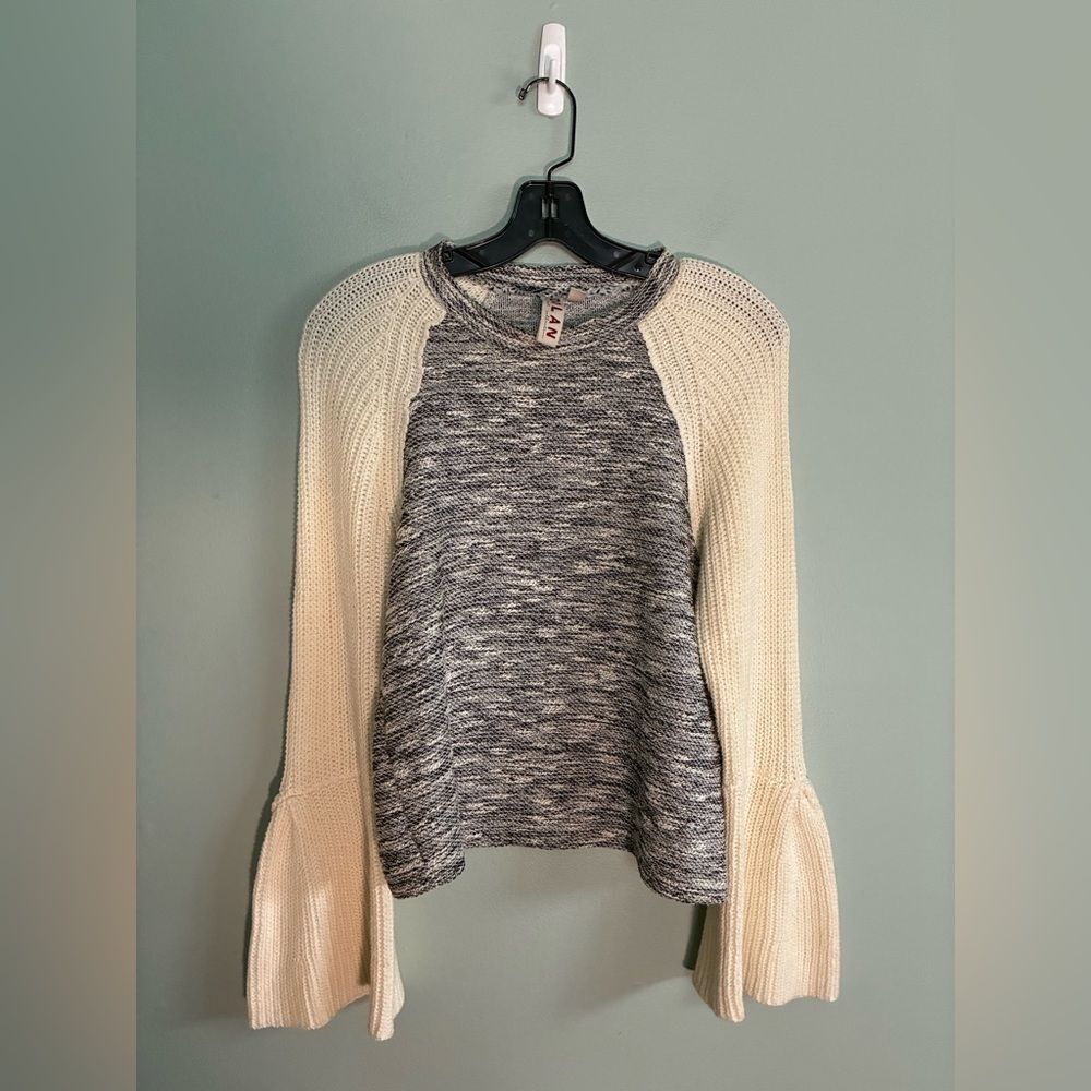 Dolan Sweater Grey White Knit Raglan Bell Sleeve Pullover Anthro Cotton Sz XS